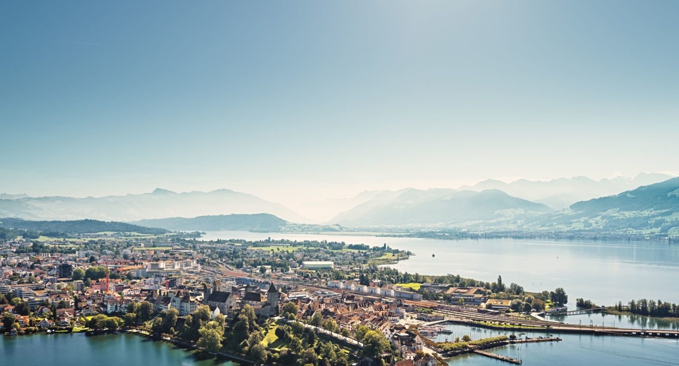 Rapperswil Zürichsee mit Blick auf den Obersee, Linthebene