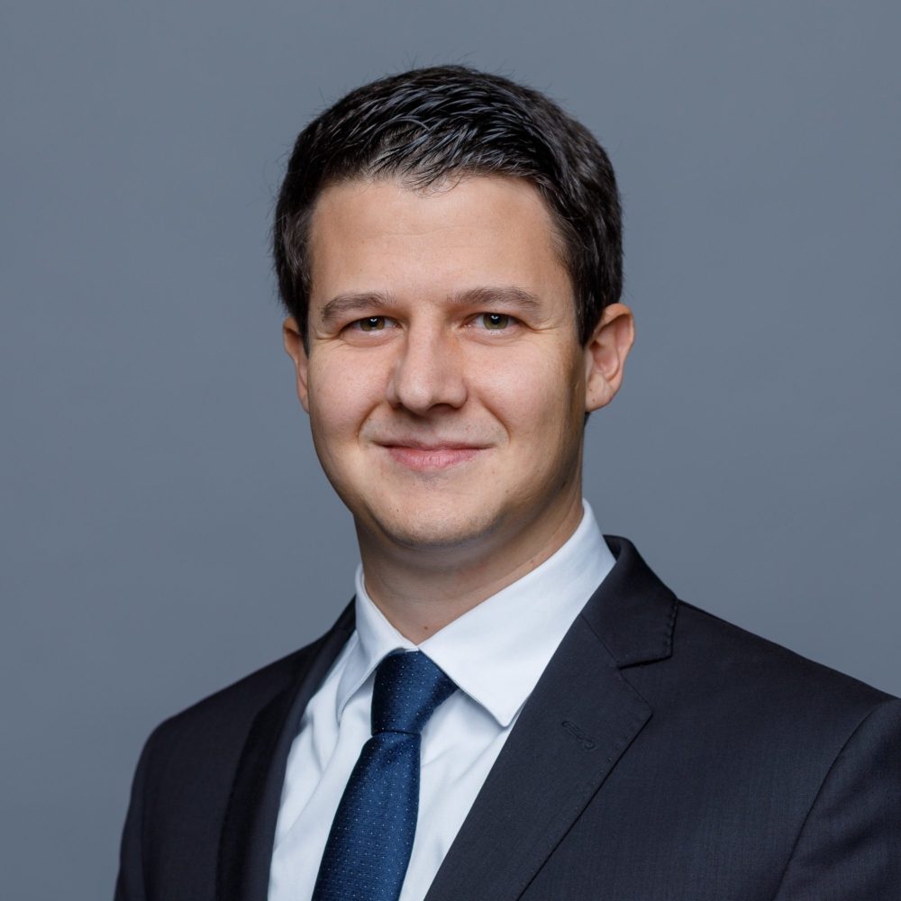 Dario Bürgi, Treuhänder mit eidg. FA