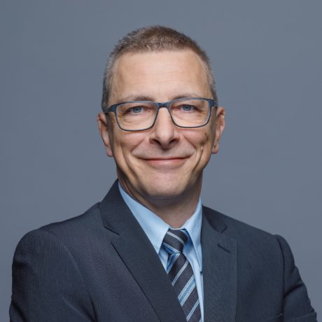 Alexander Huber, Sachbearbeiter Treuhand "      data-wph-elm=