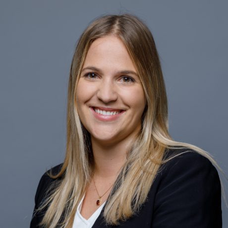 Angela Lüchinger, dipl. Wirtschaftsprüferin, zugelassene Revisionsexpertin "      data-wph-elm=